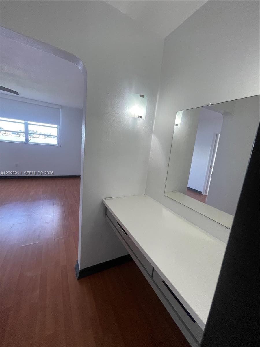 OR MAKE UP AREA