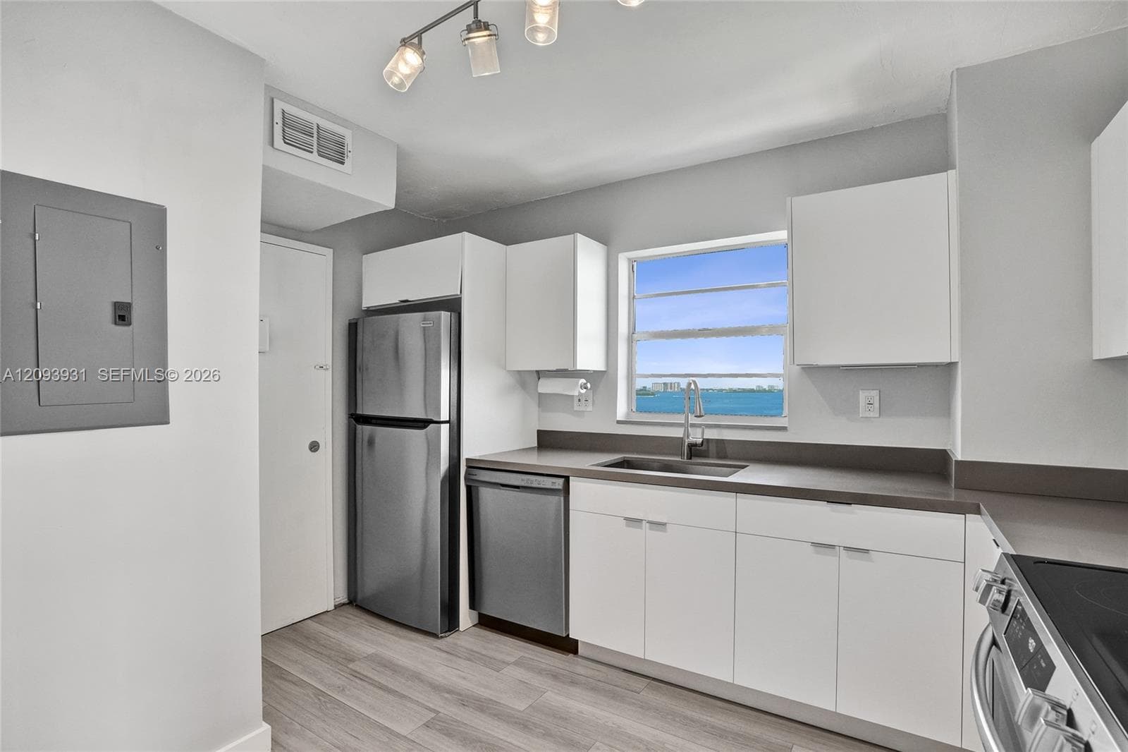 KENNEDY HOUSE CONDO · #9I in North Bay Village - Photo 17