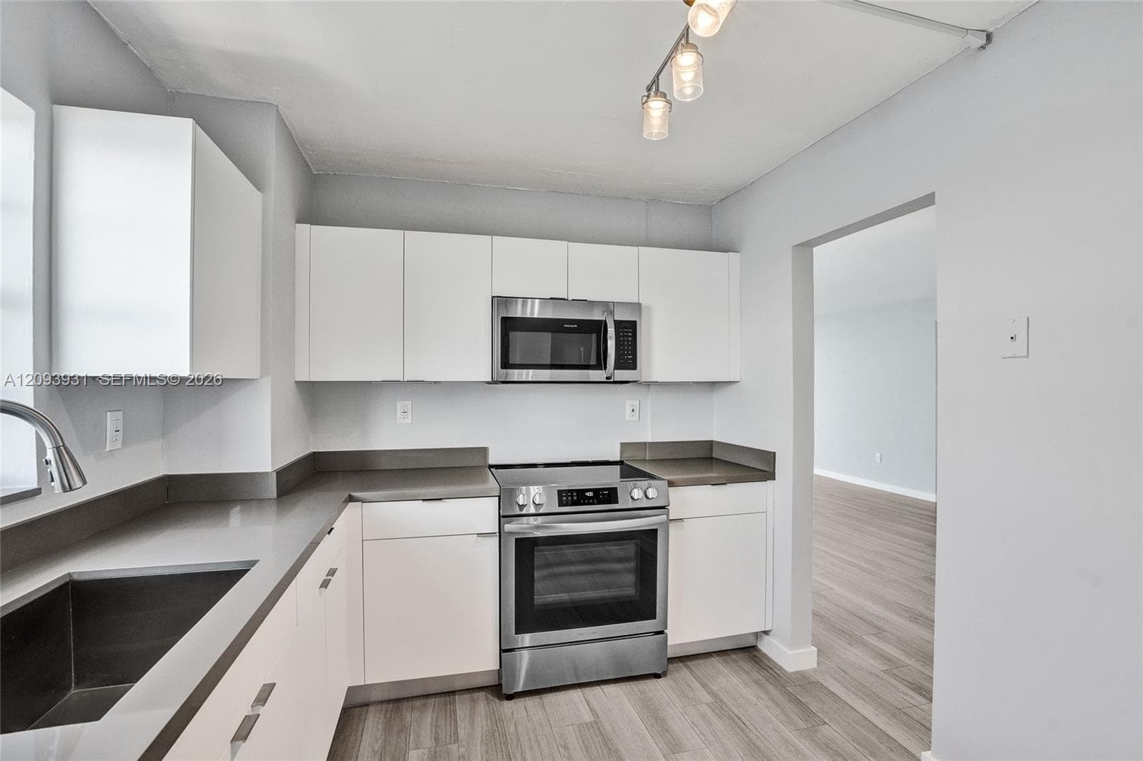 KENNEDY HOUSE CONDO · #9I in North Bay Village - Photo 16