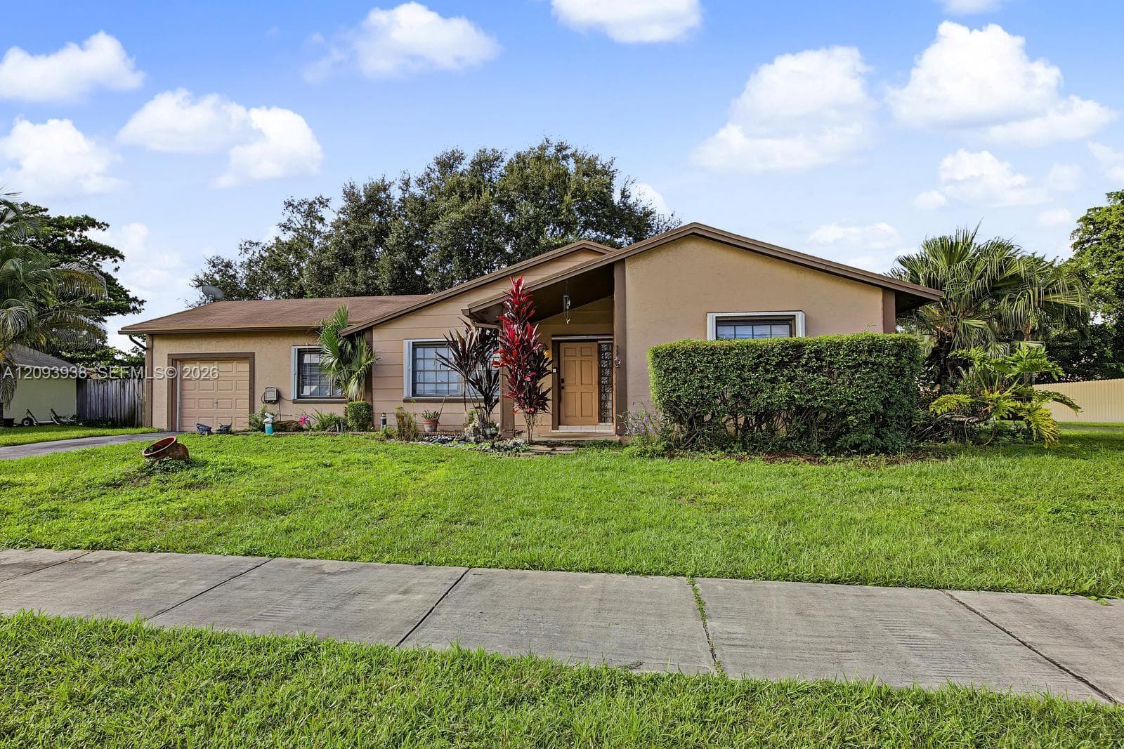 908 Cardinal Pl photo 13