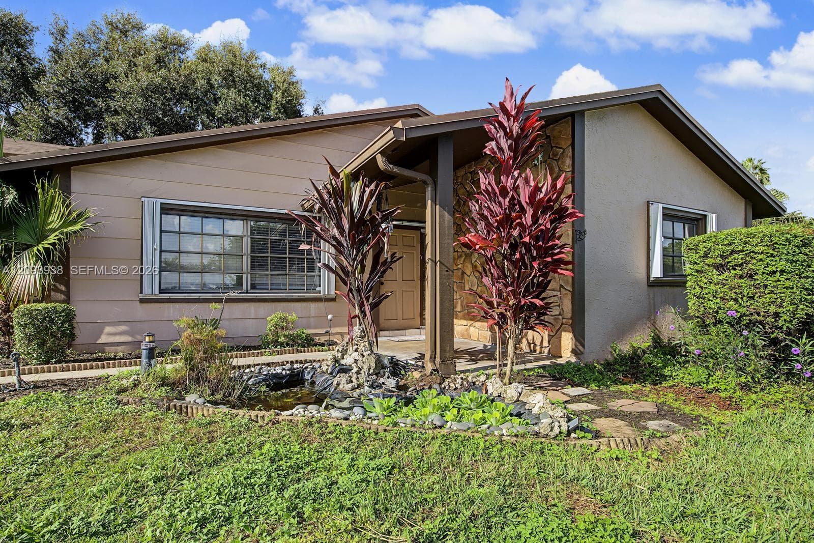 908 Cardinal Pl photo 12