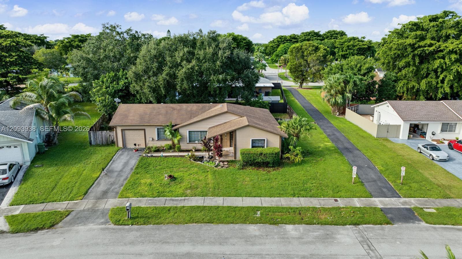 908 Cardinal Pl photo 11