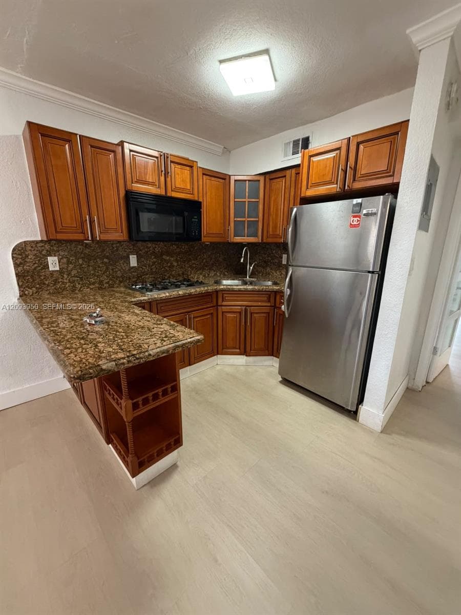 THE KENSINGTON CONDO · #310C in Hialeah - Photo 2