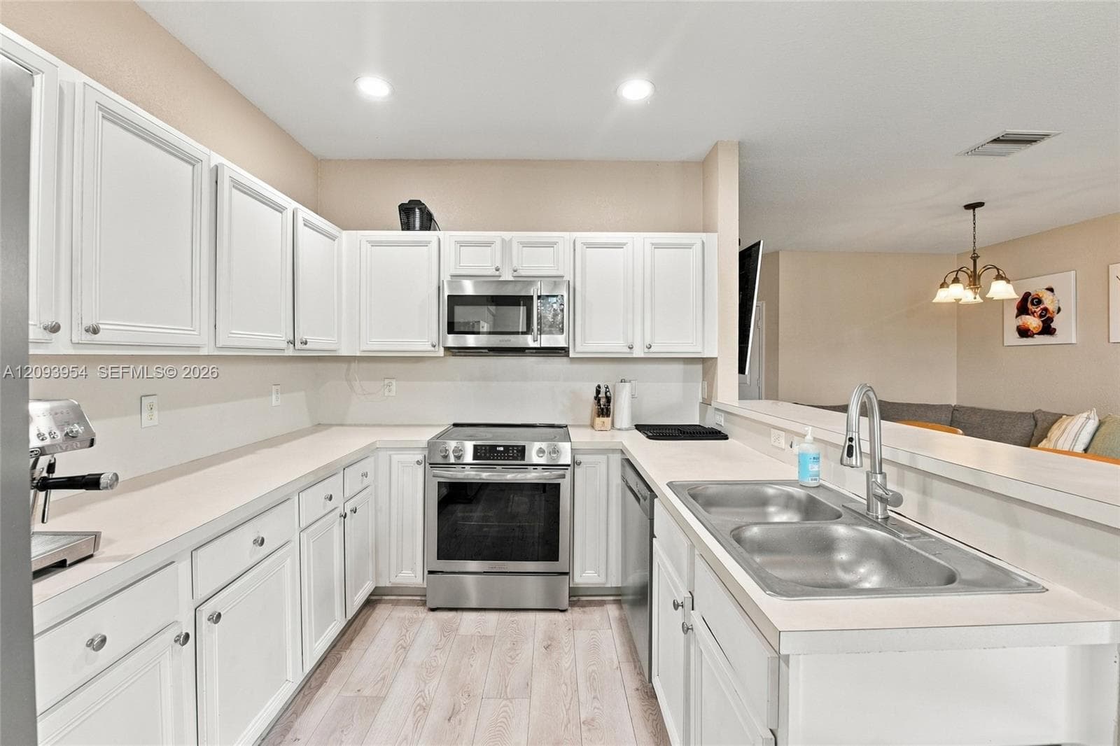 1025 NE 207th Ter photo 6