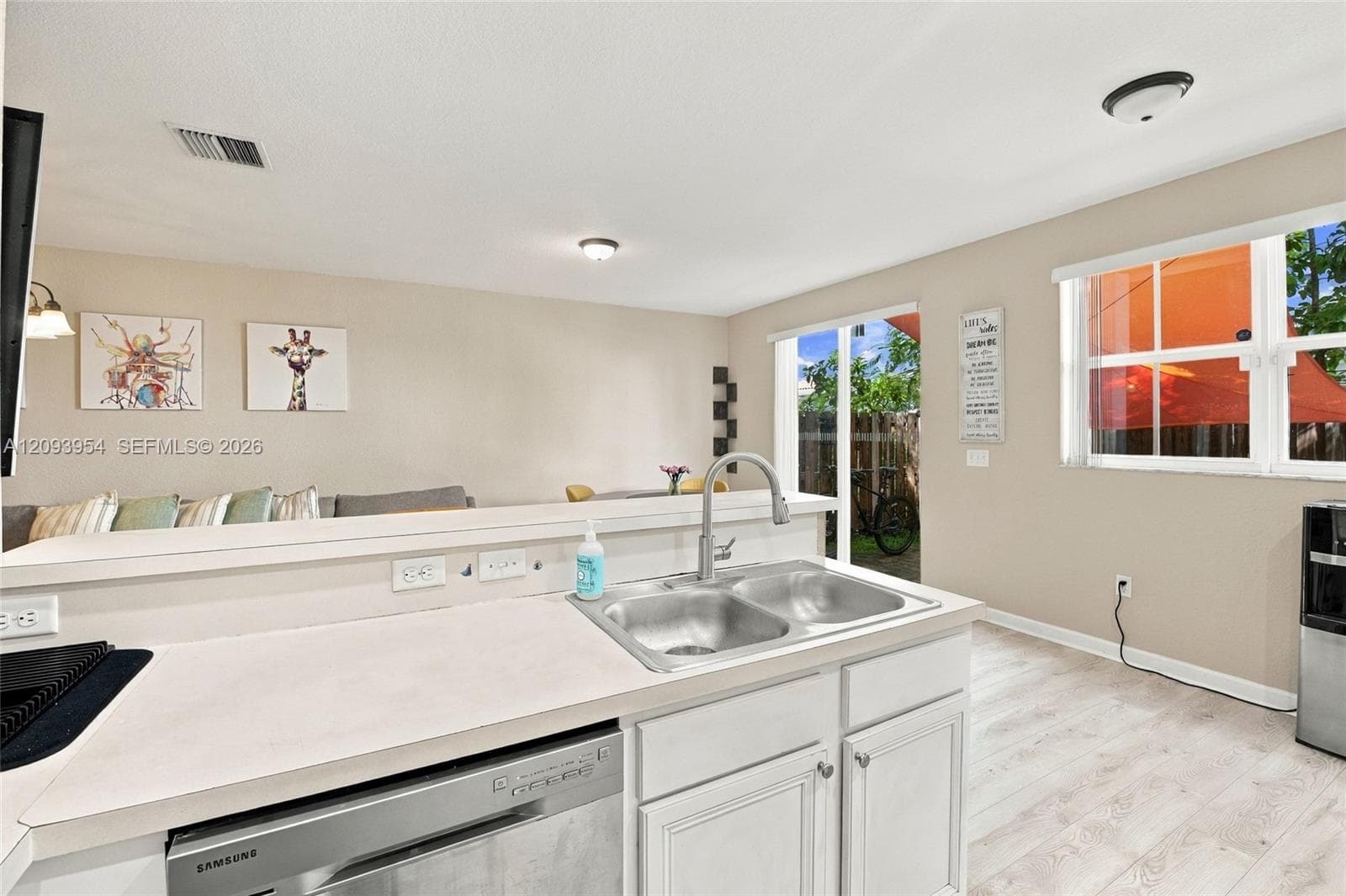 1025 NE 207th Ter photo 5