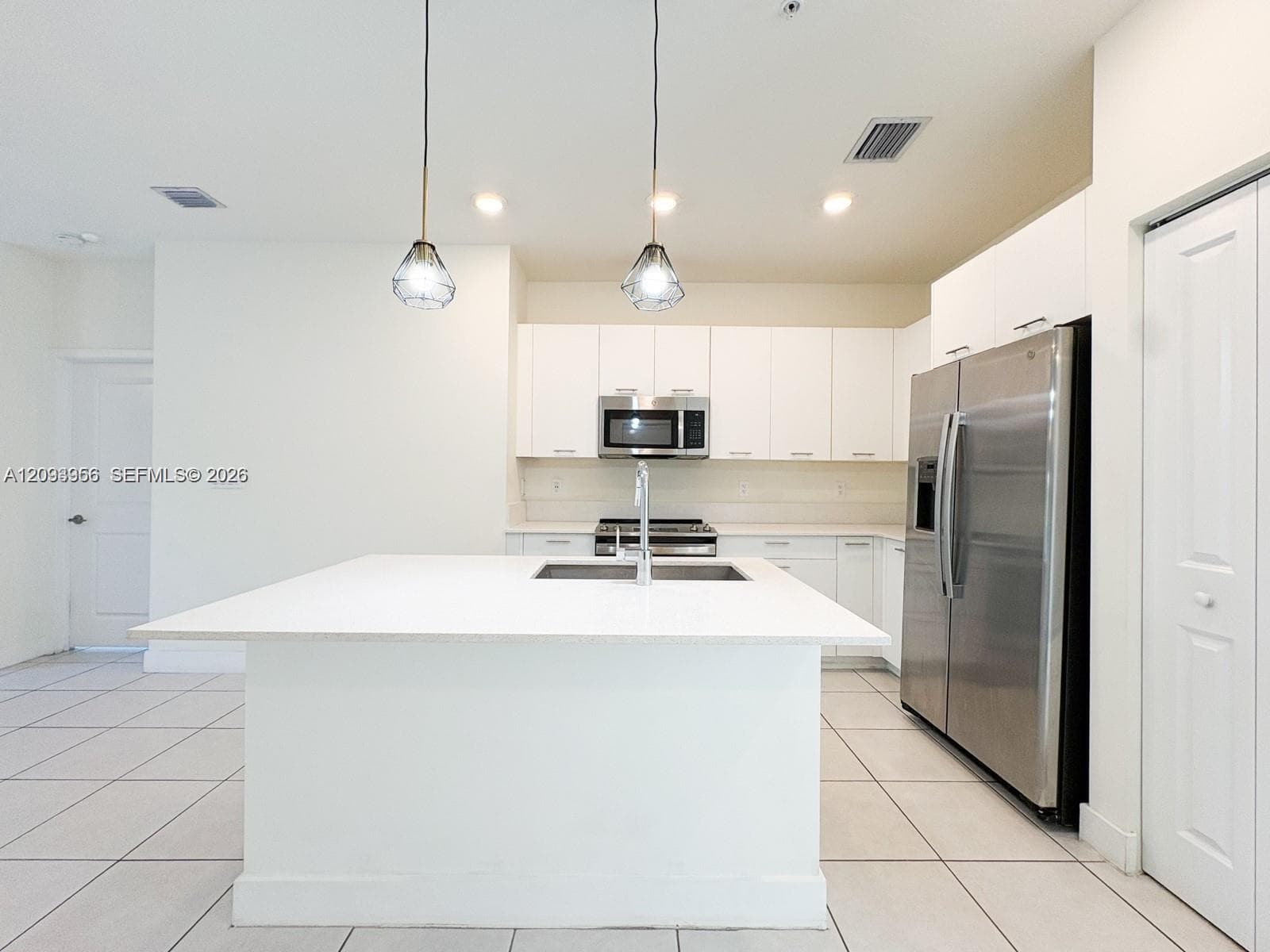 DOWNTOWN DORAL SOUTH PHAS · #E-206 in Doral - Photo 3