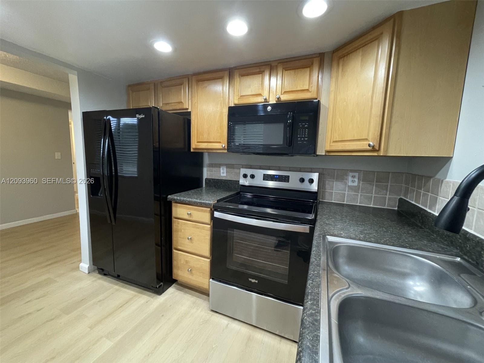 VILLAGE TOWNHOUSE-POMPANO · #501 in Pompano Beach - Photo 10