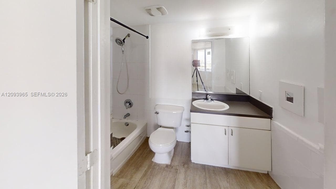 SAN LORENZO CONDO · #514 in Miami - Photo 4
