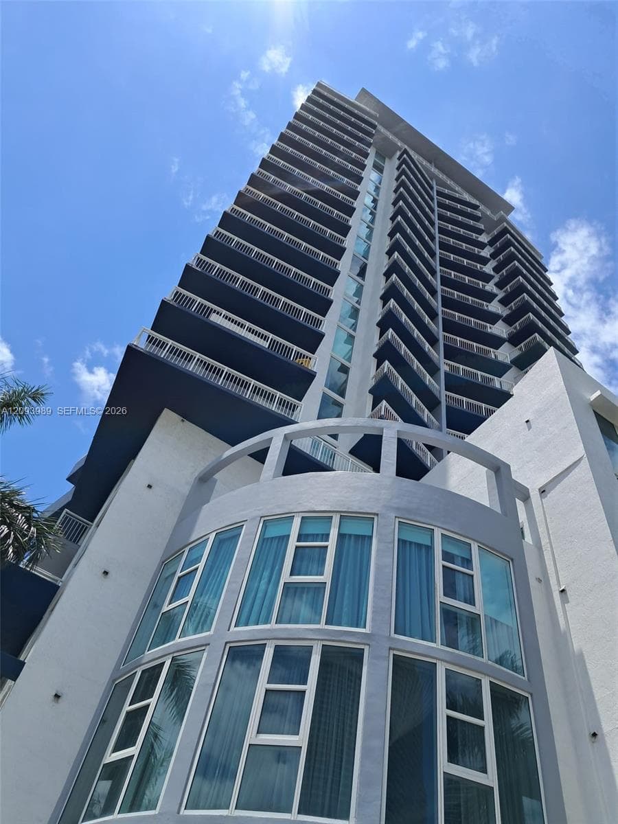 1800 Biscayne Plaza · #1409 in Miami - Photo 1