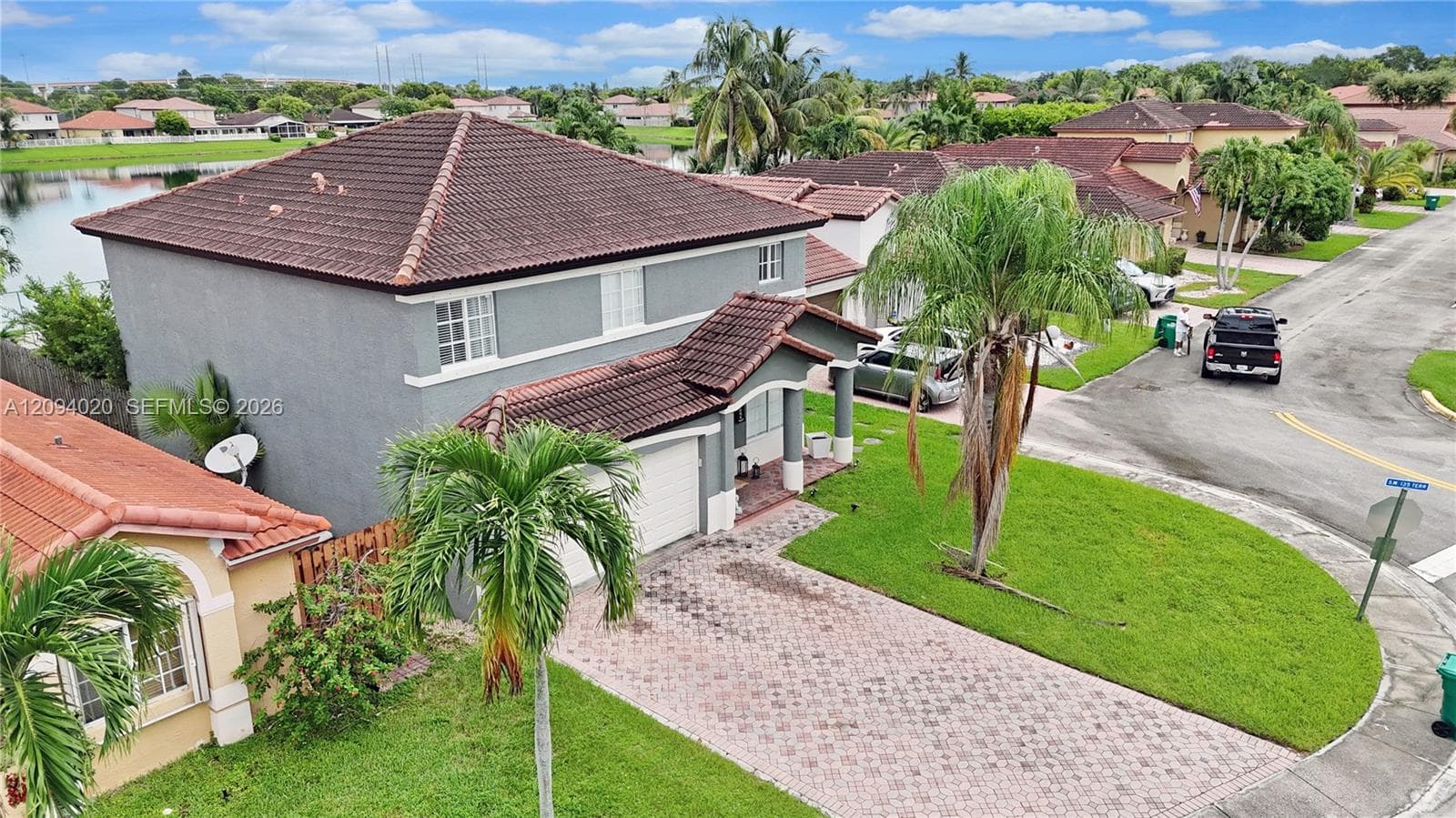 12061 SW 135th Ter photo 32