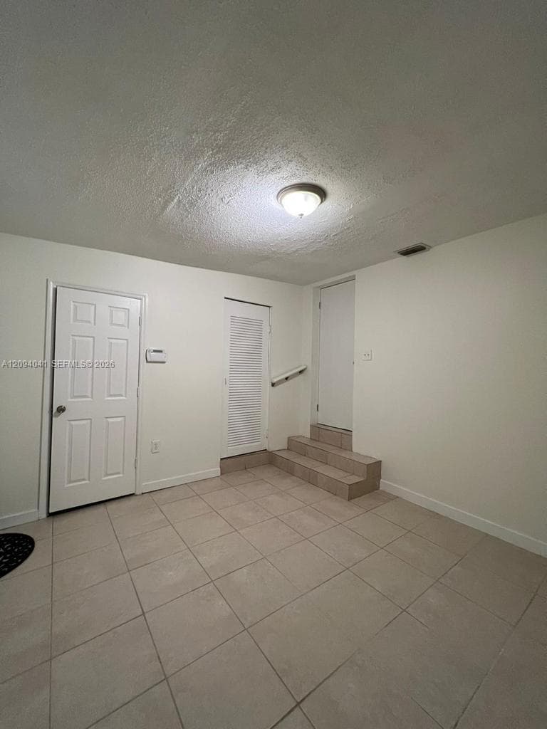 2471 Dewey St photo 9