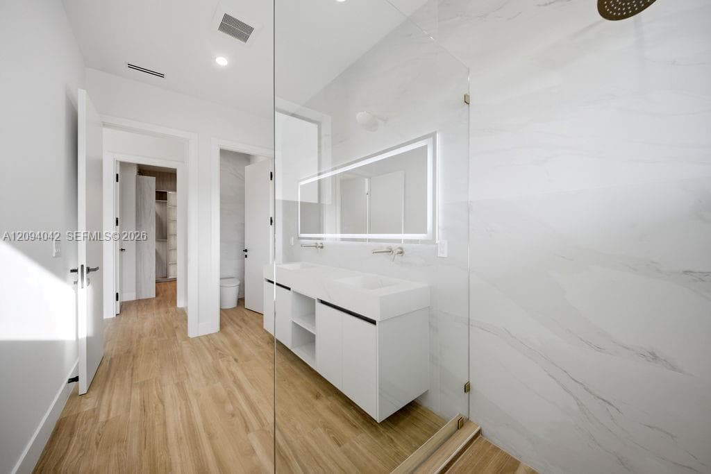 1332 NE 16th Ter photo 38