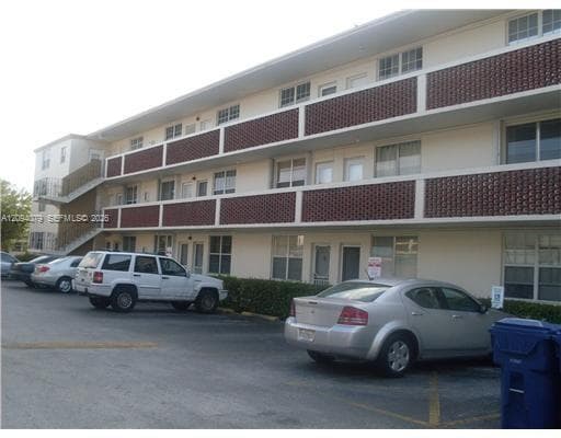 NO BAY WHITE HOUSE NO 3 C · #C107 in North Bay Village - Photo 11
