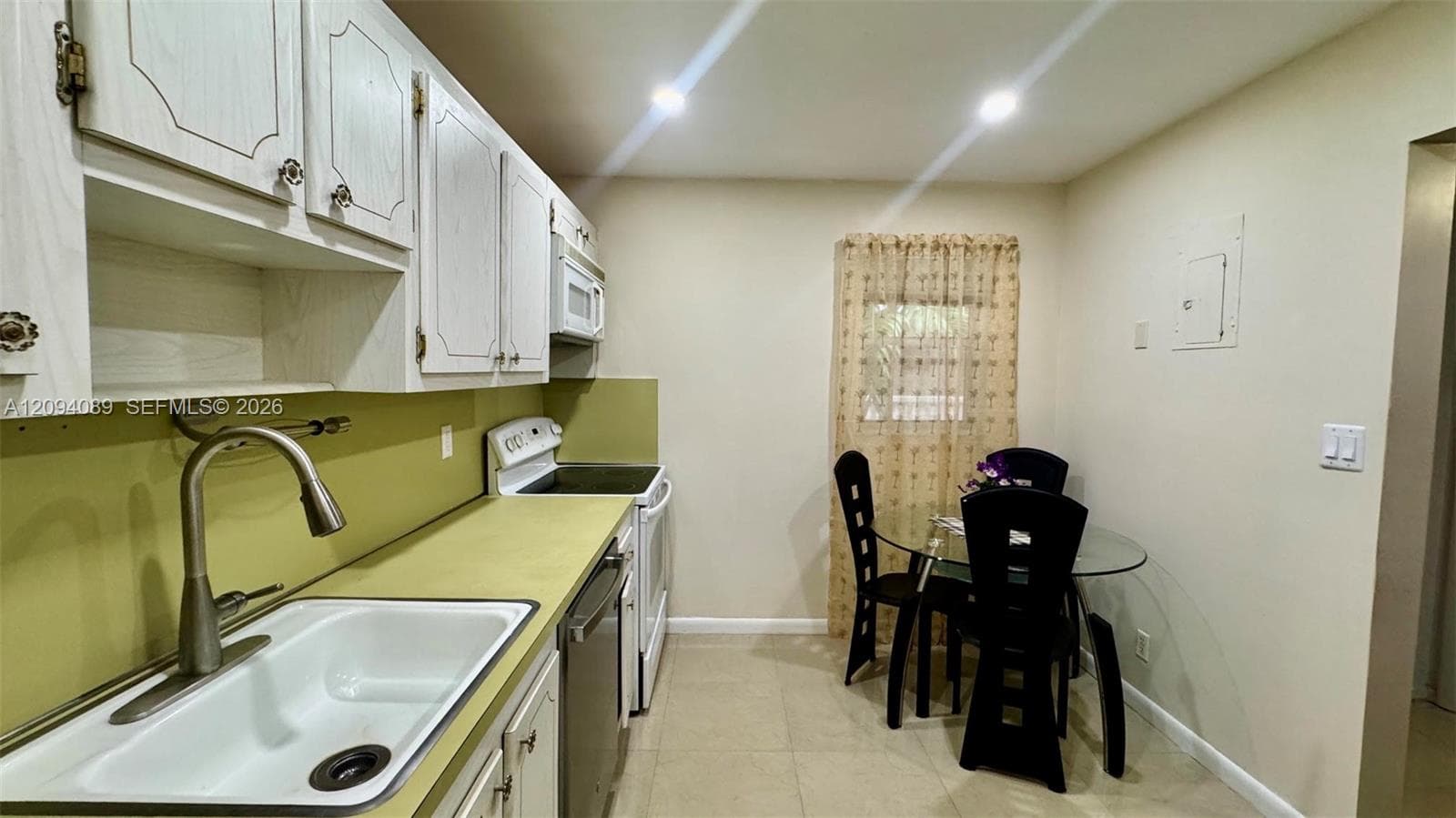 FOURTH GULFSTREAM GARDEN · #219 in Hallandale Beach - Photo 32