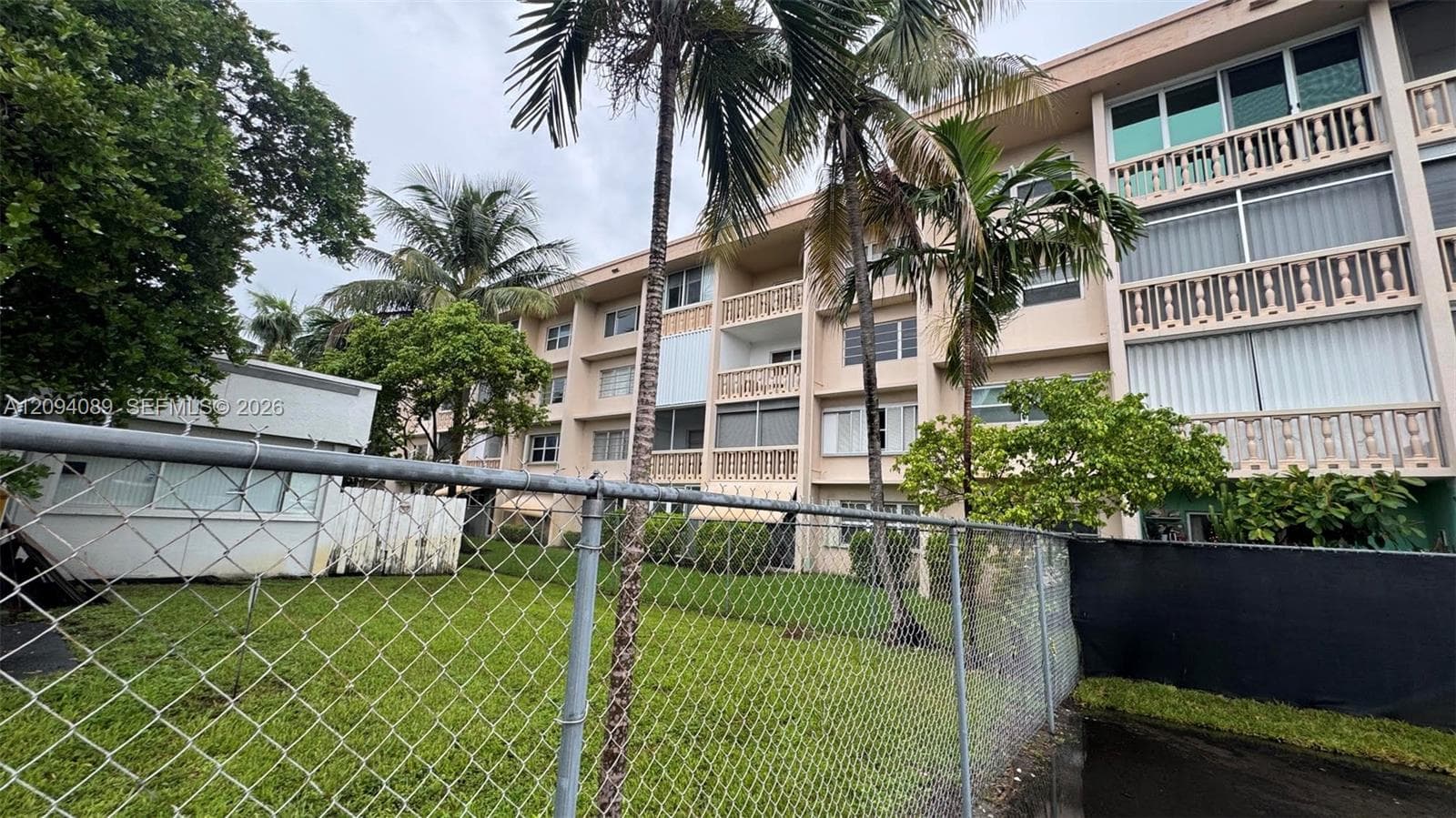 FOURTH GULFSTREAM GARDEN · #219 in Hallandale Beach - Photo 59