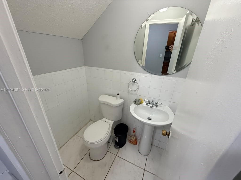 633 W 68th St #633 photo 7