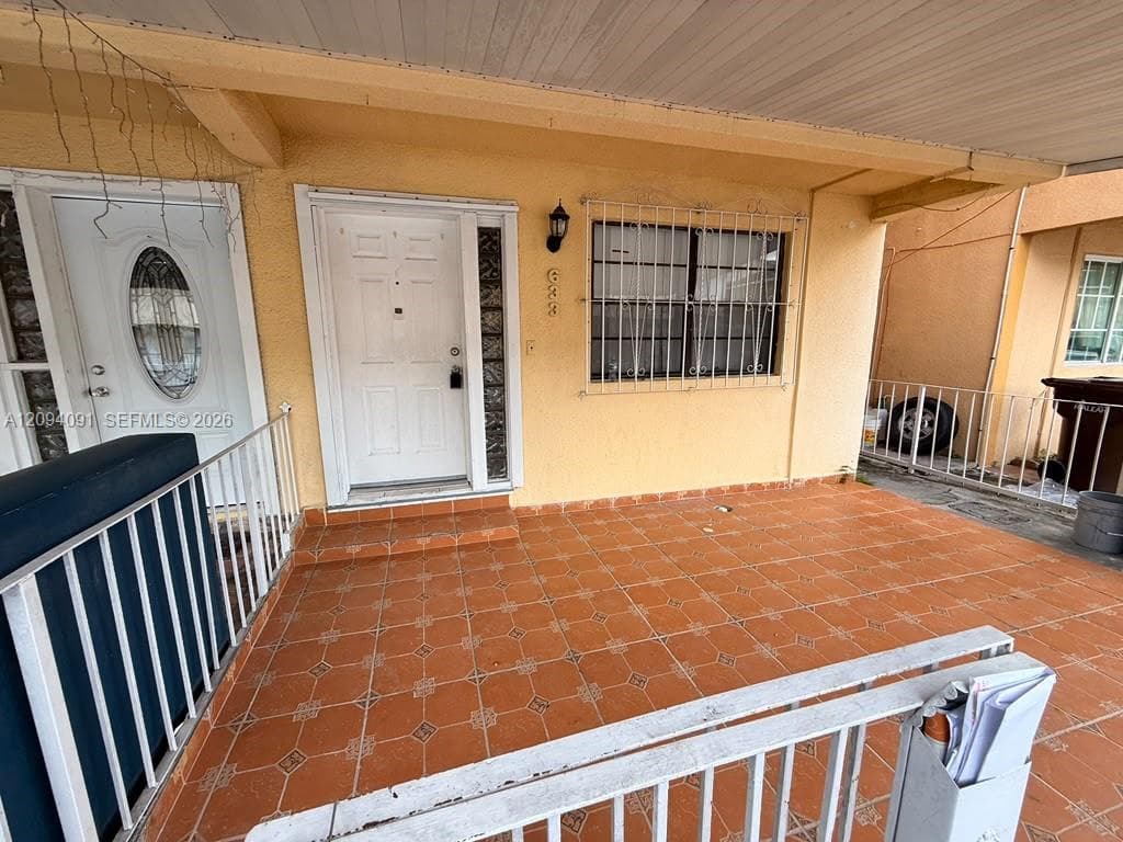 633 W 68th St #633 photo 1