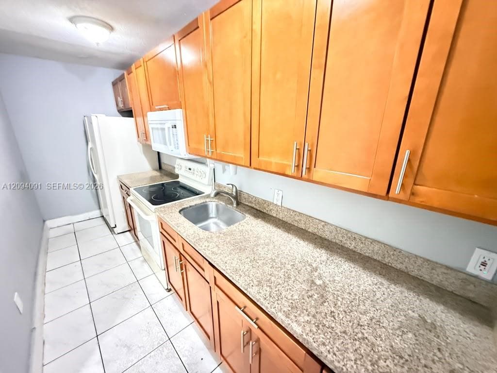633 W 68th St #633 photo 4