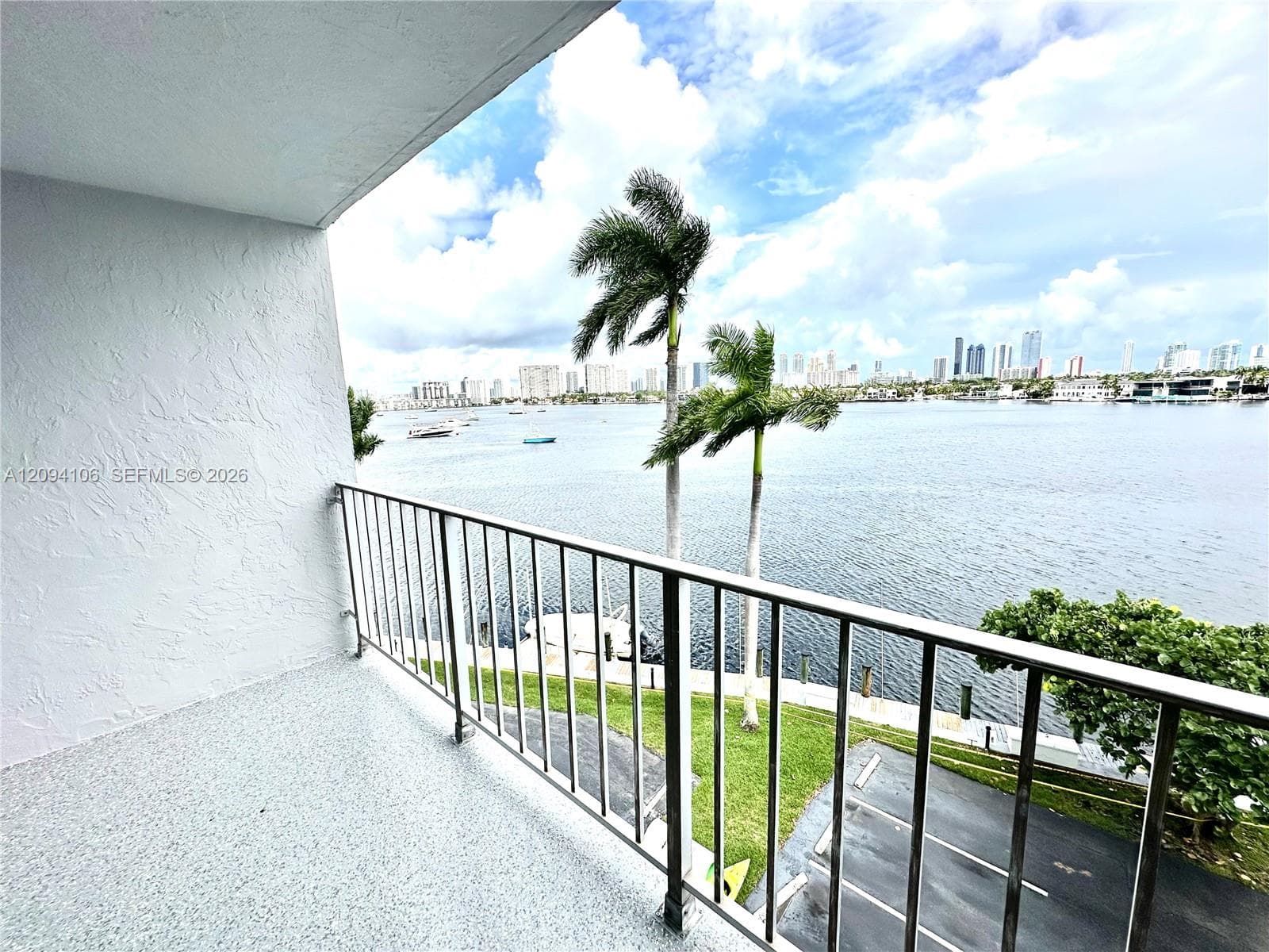 REEF EAST CONDO · #5D in North Miami Beach - Photo 27