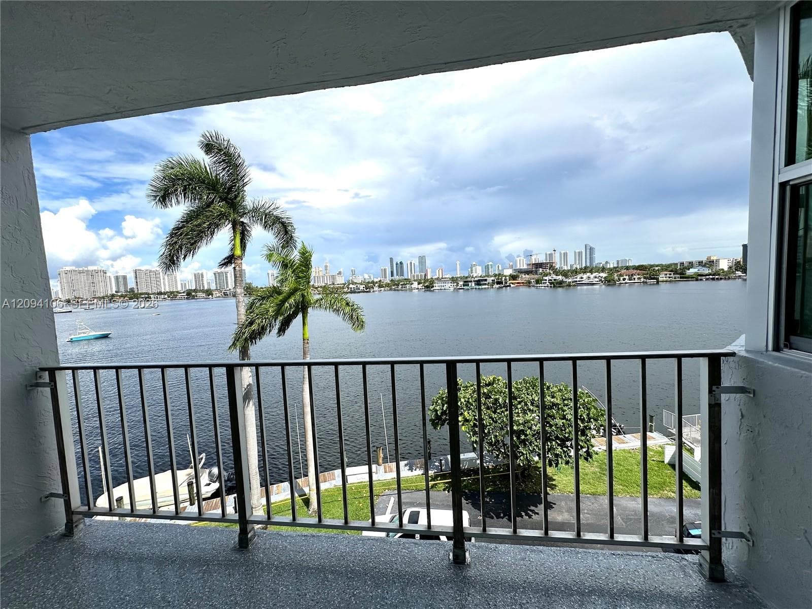 REEF EAST CONDO · #5D in North Miami Beach - Photo 20