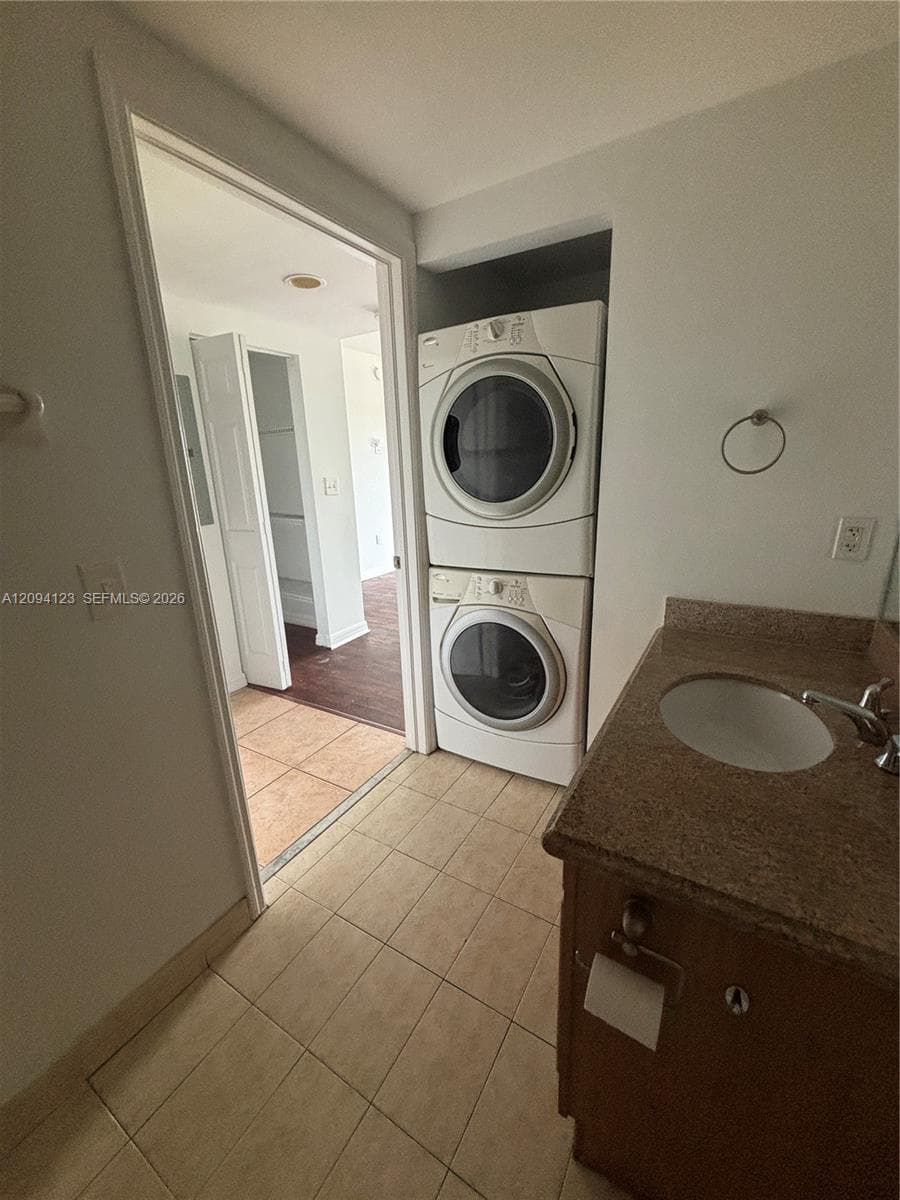 KEYSTONE PARK CONDO · #813 in Miami - Photo 7