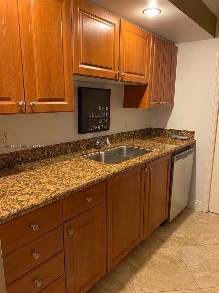THE COLLINS CONDO · #506 in Miami Beach - Photo 5