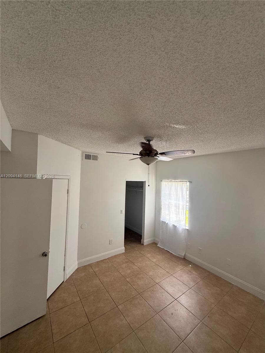LA HACIENDA COUNTRY CLUB · #F in Hialeah - Photo 6