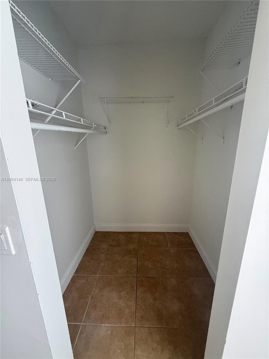 LA HACIENDA COUNTRY CLUB · #F in Hialeah - Photo 8