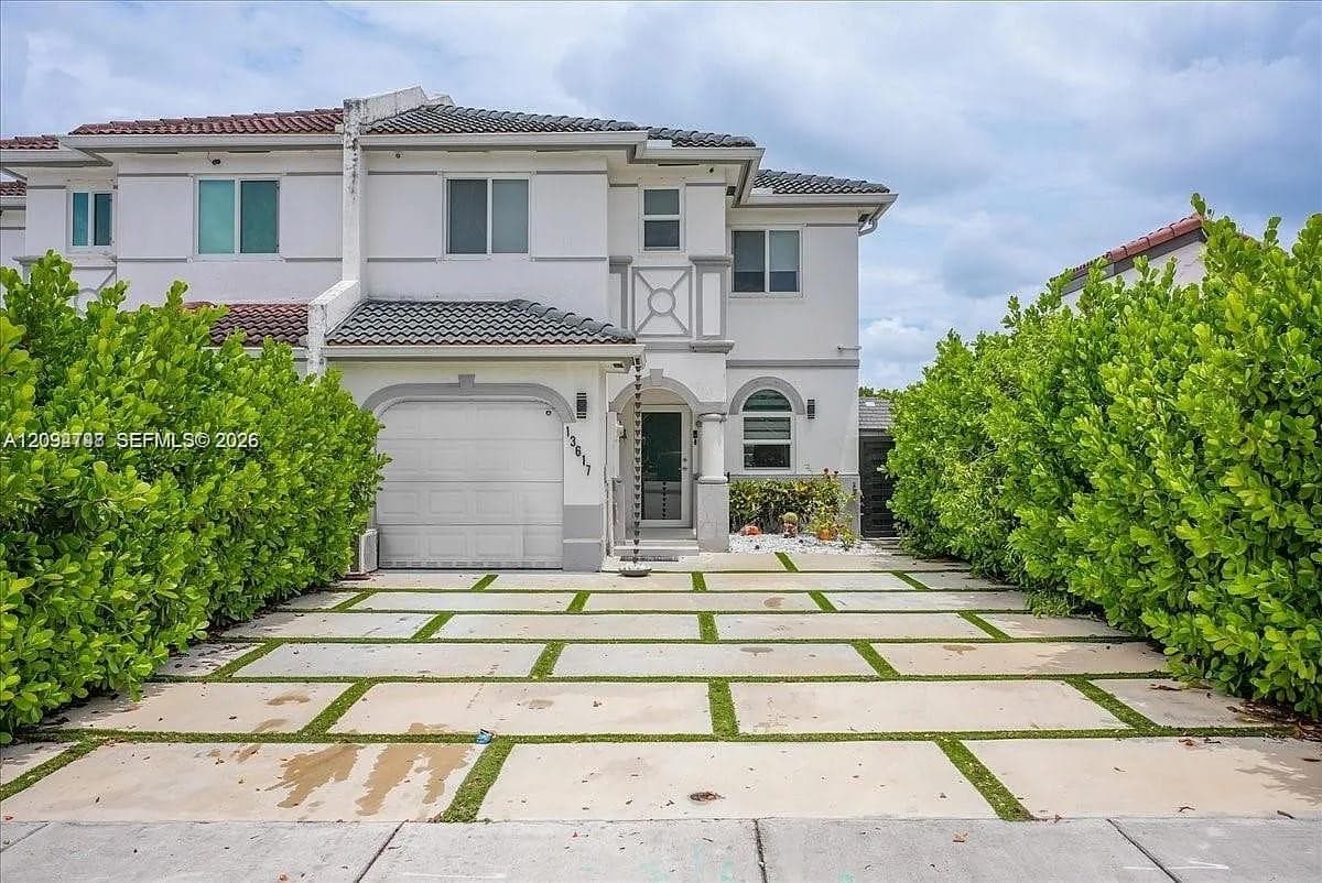 13617 SW 264th Ter photo 1
