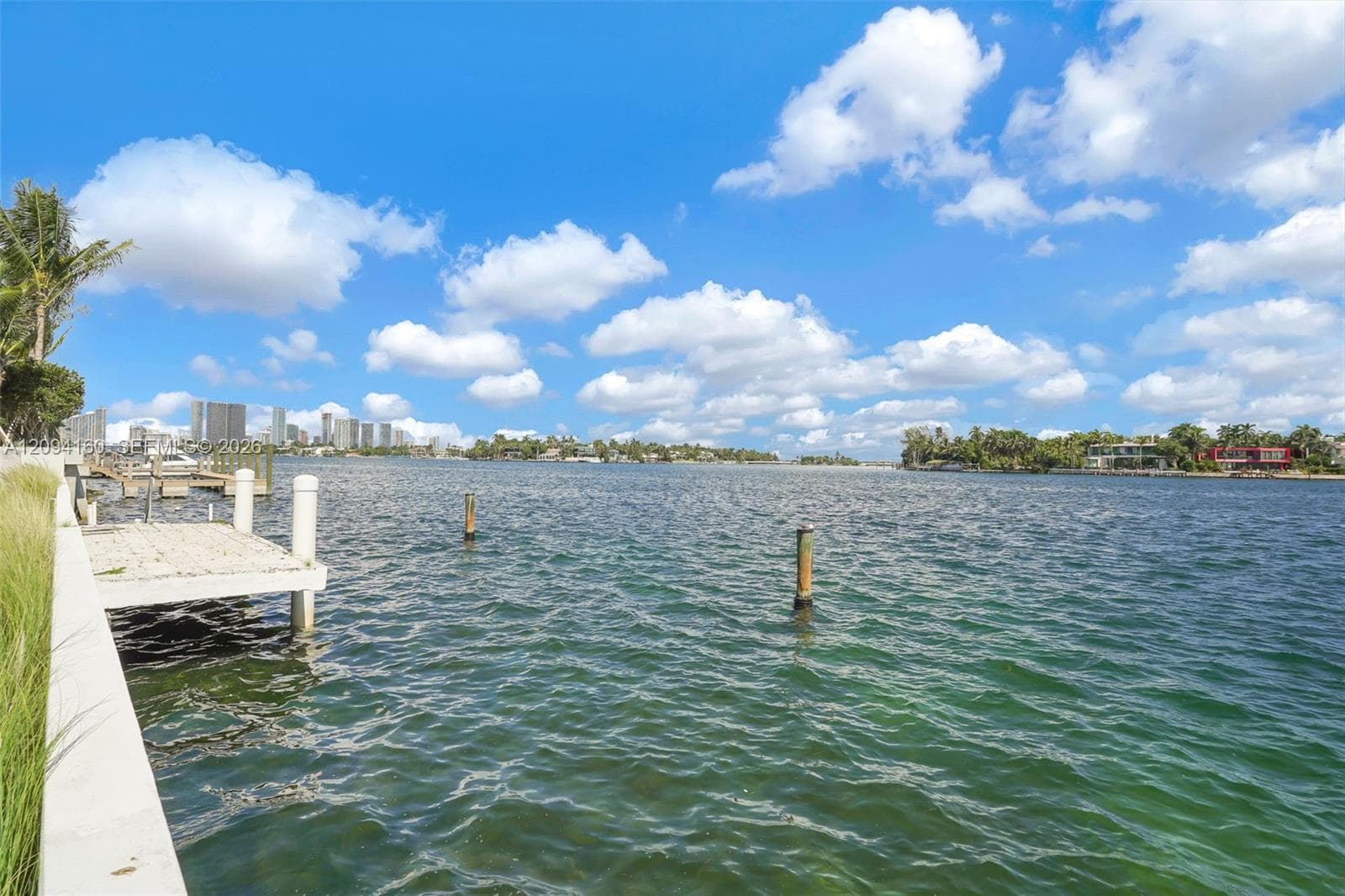 205 N Hibiscus Dr photo 2