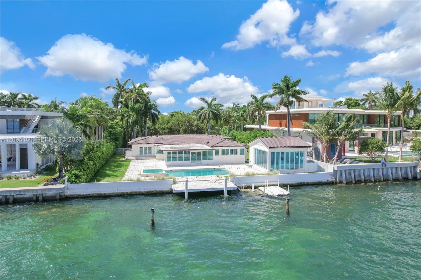 205 N Hibiscus Dr photo 1