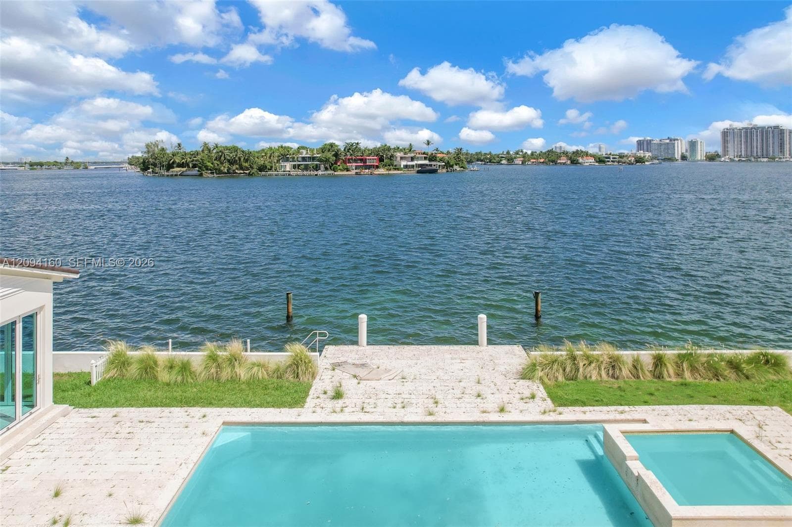 205 N Hibiscus Dr photo 4