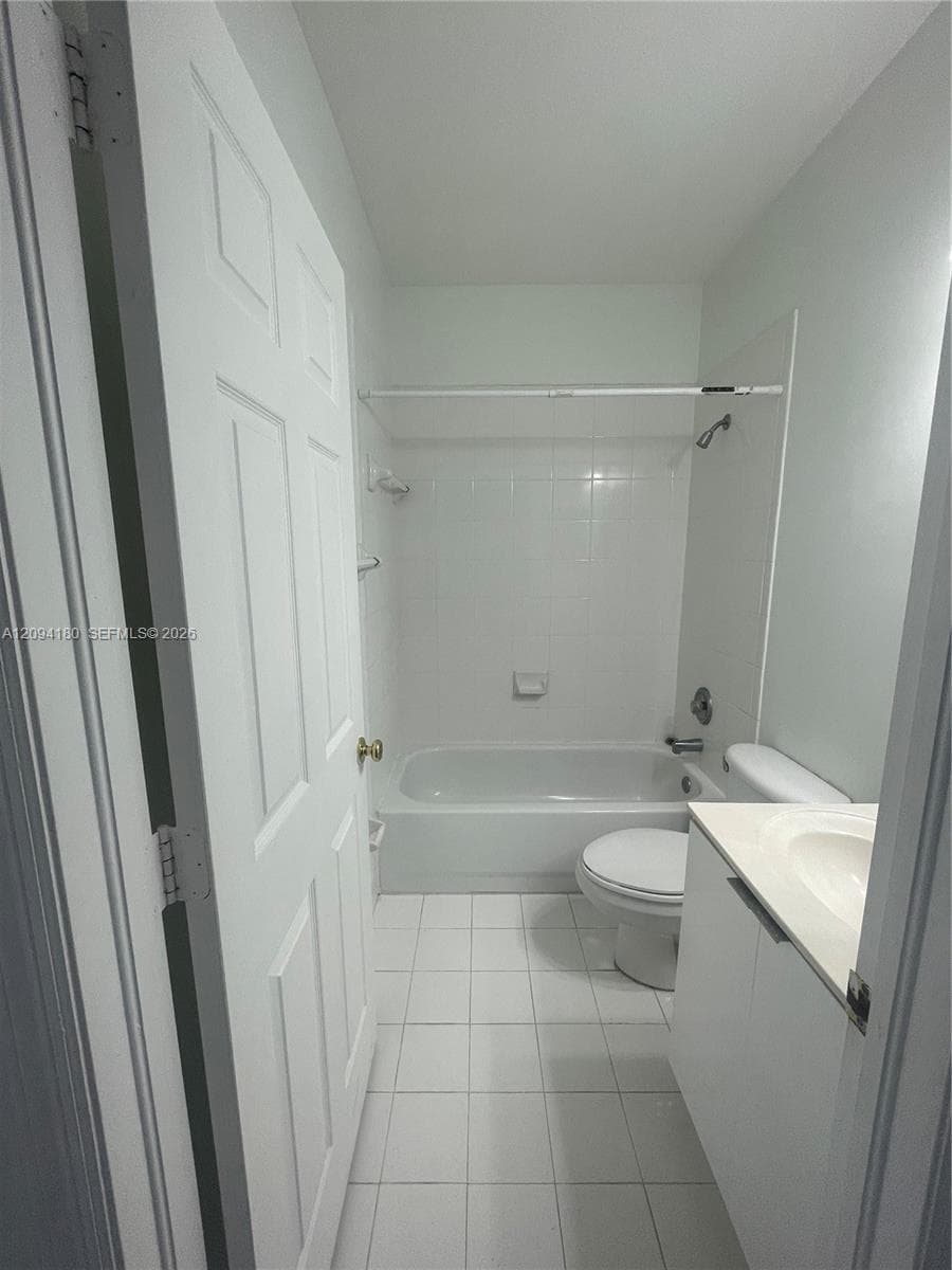 LAS BRISAS AT DORAL CONDO · #202 in Doral - Photo 11
