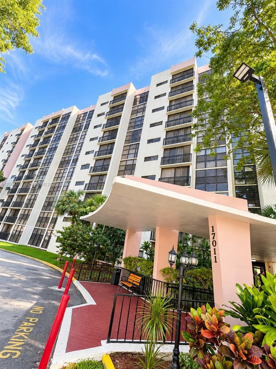 PLAZA OF AMERICAS CONDO 3 · #117 in Sunny Isles Beach - Photo 13