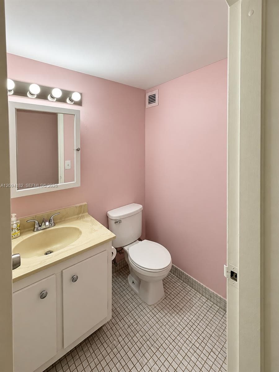 PLAZA OF AMERICAS CONDO 3 · #117 in Sunny Isles Beach - Photo 7