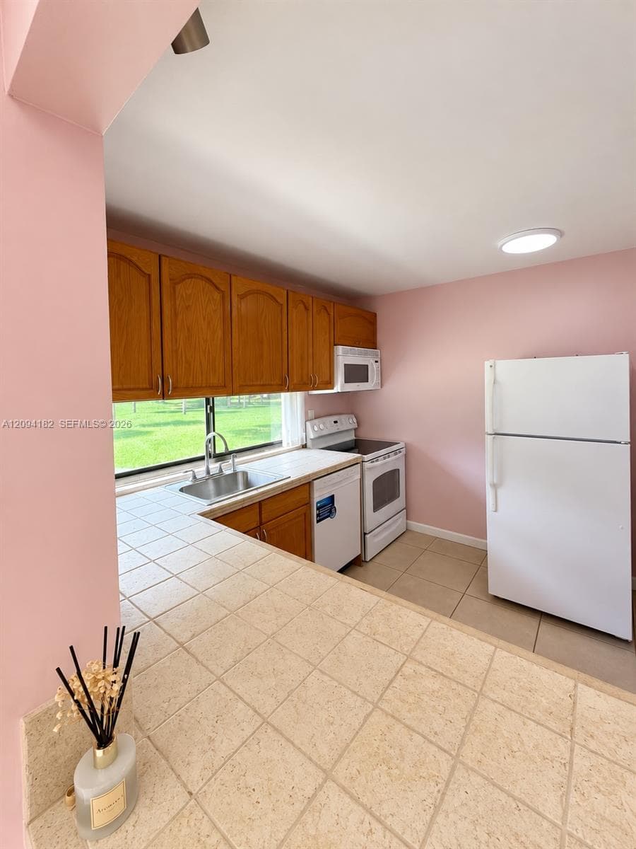 PLAZA OF AMERICAS CONDO 3 · #117 in Sunny Isles Beach - Photo 3