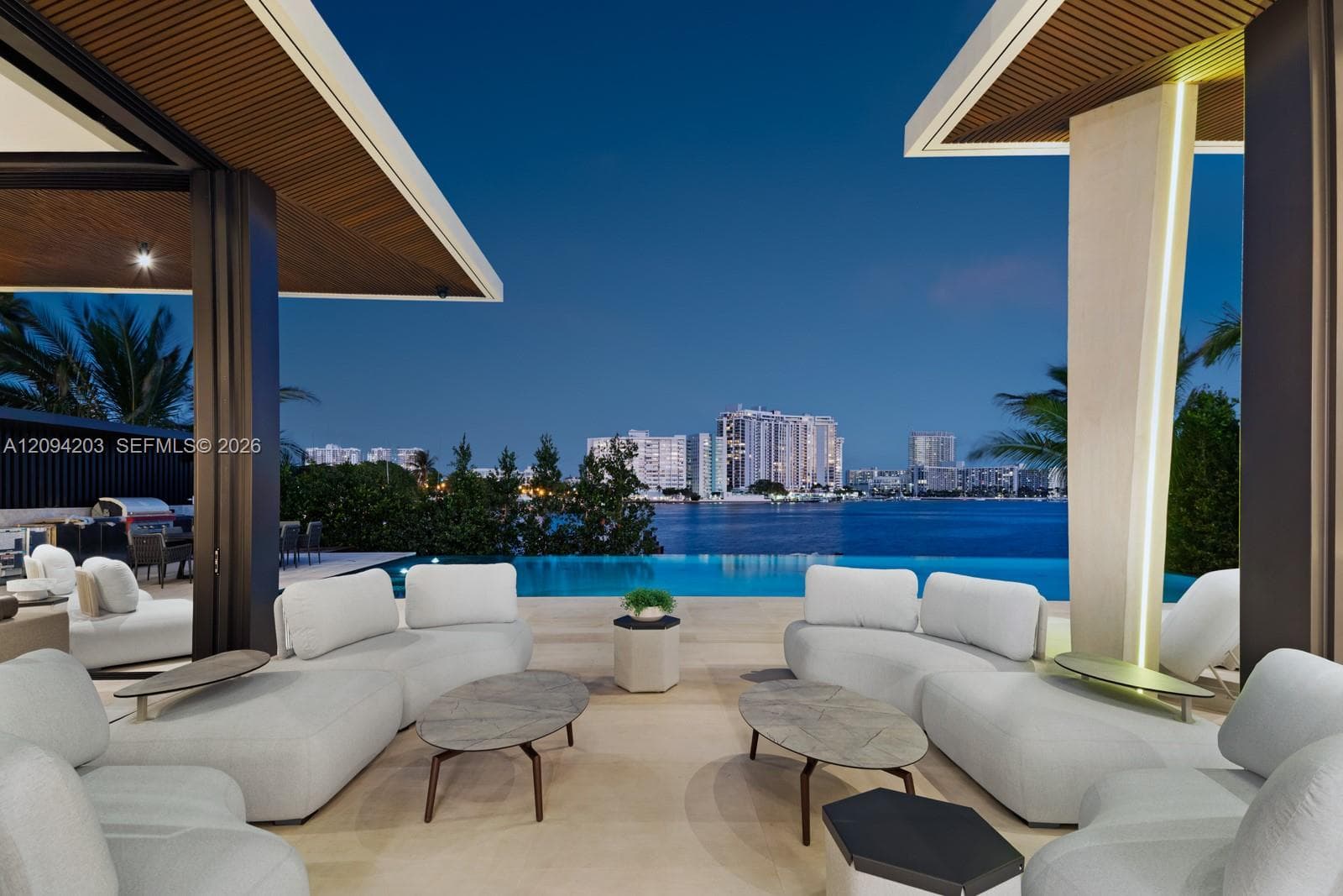 217 E Rivo Alto Dr photo 22