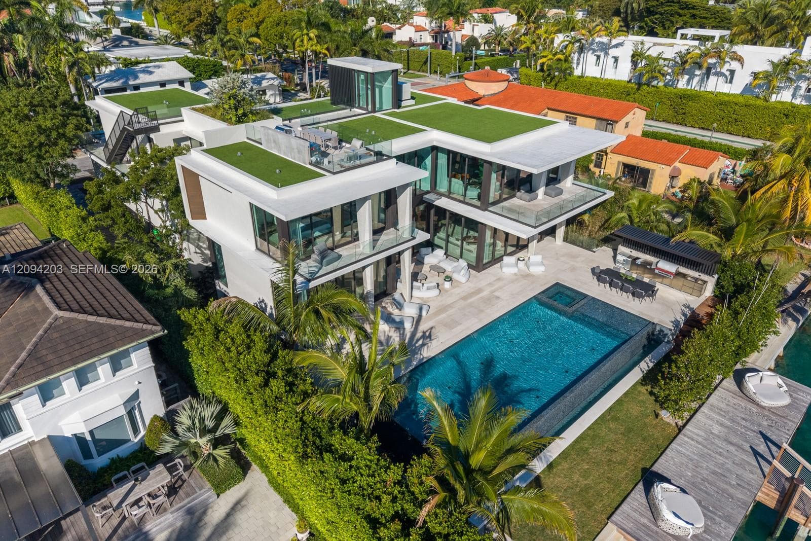 217 E Rivo Alto Dr photo 82