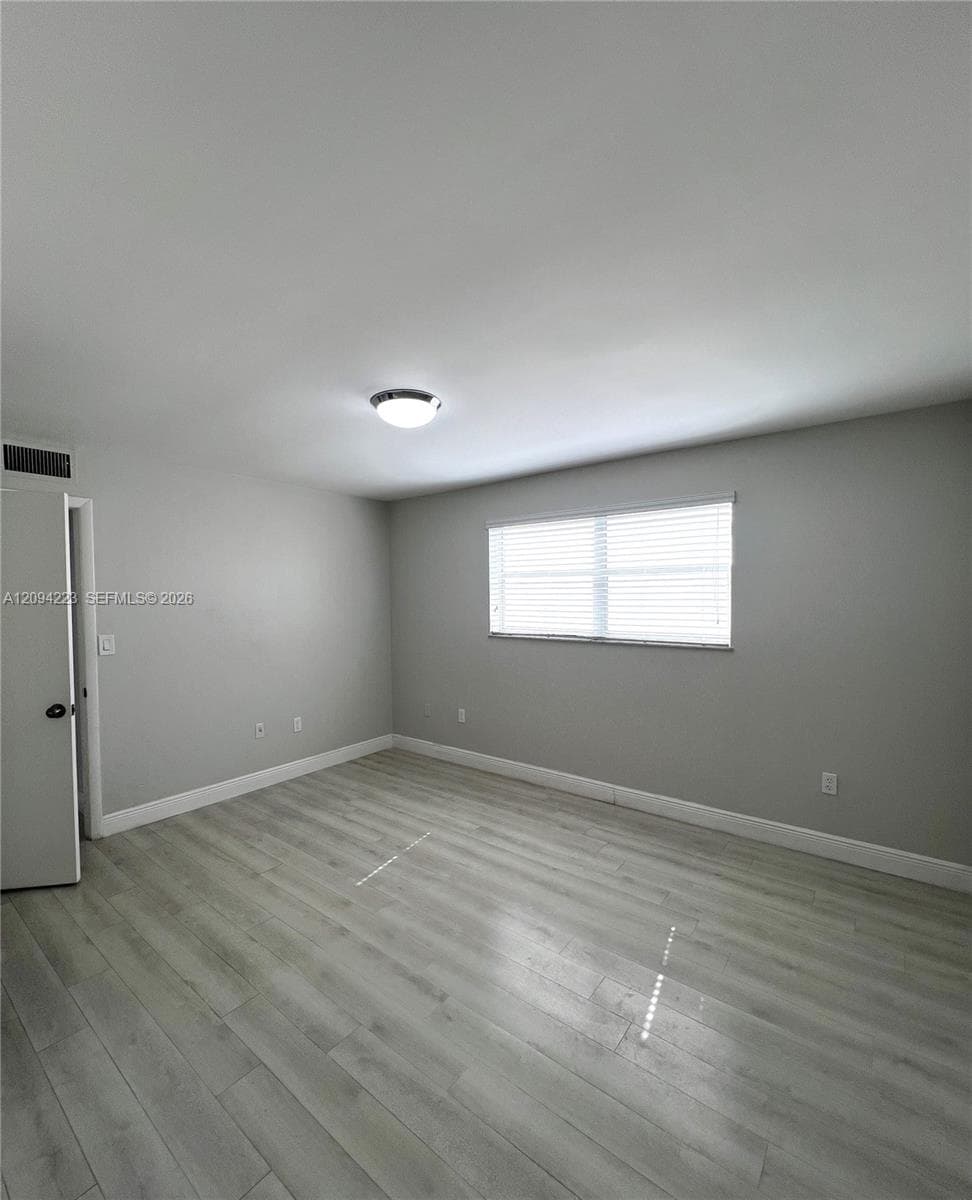 PENN STAR CONDO · #304 in Miami Beach - Photo 11