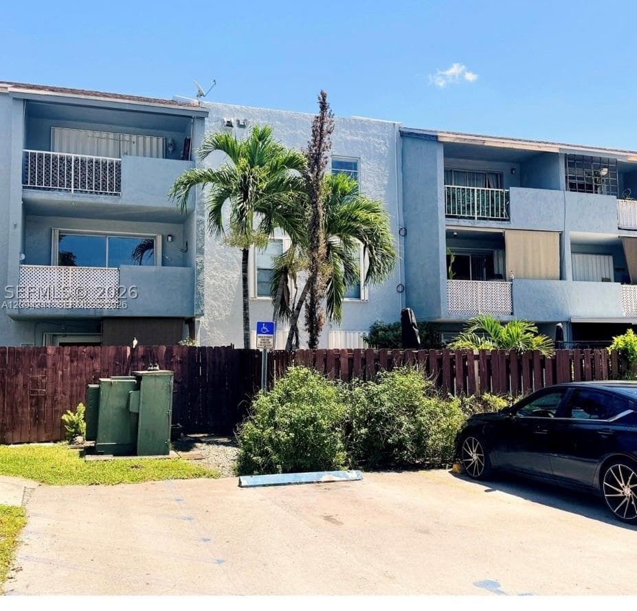 LOS SUENOS CONDO · #F202 in Hialeah - Photo 2