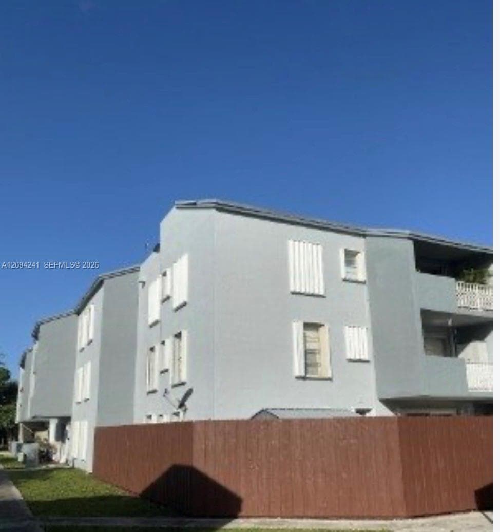 LOS SUENOS CONDO · #F202 in Hialeah - Photo 1