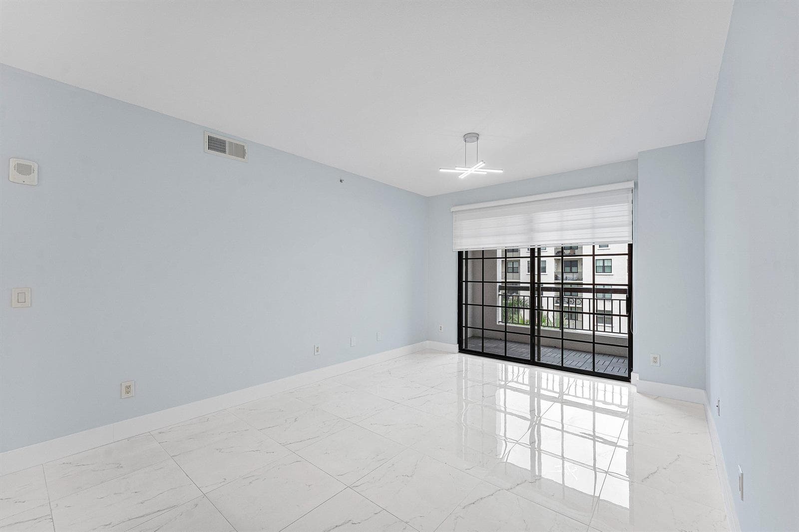 004-233SouthFederalHighway-605-BocaRaton