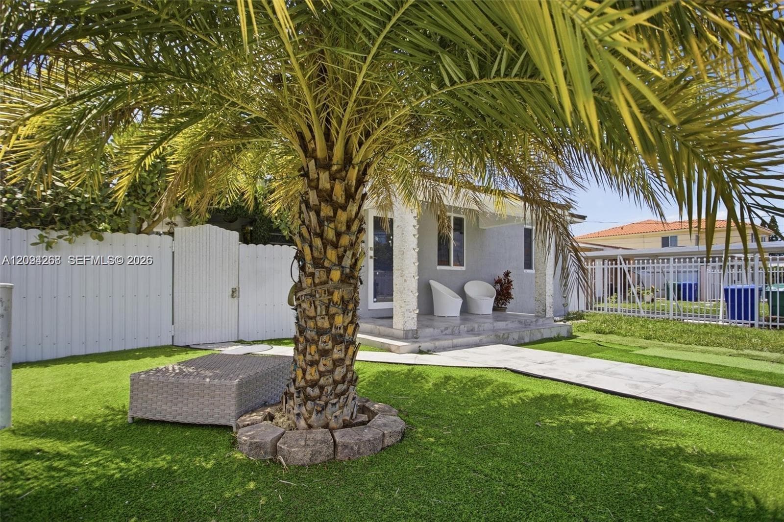 301 SW 36th Ave photo 3