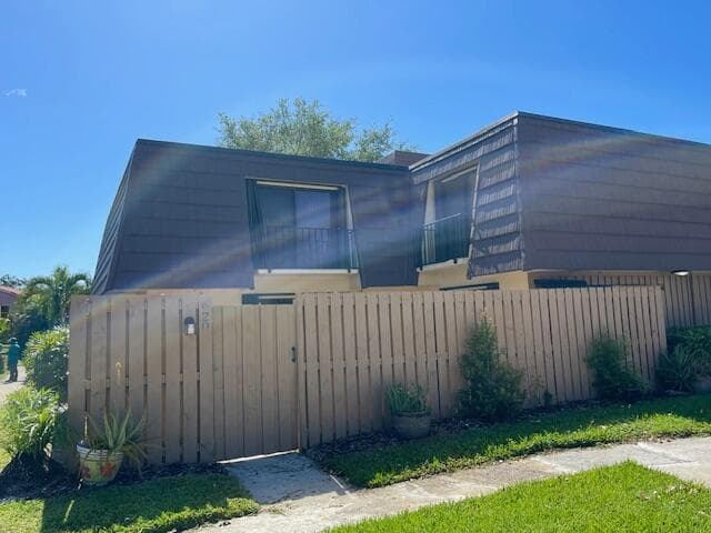 620 6th Ct