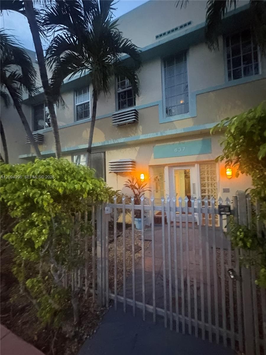 Delphin Condo · #6 in Miami Beach - Photo 1