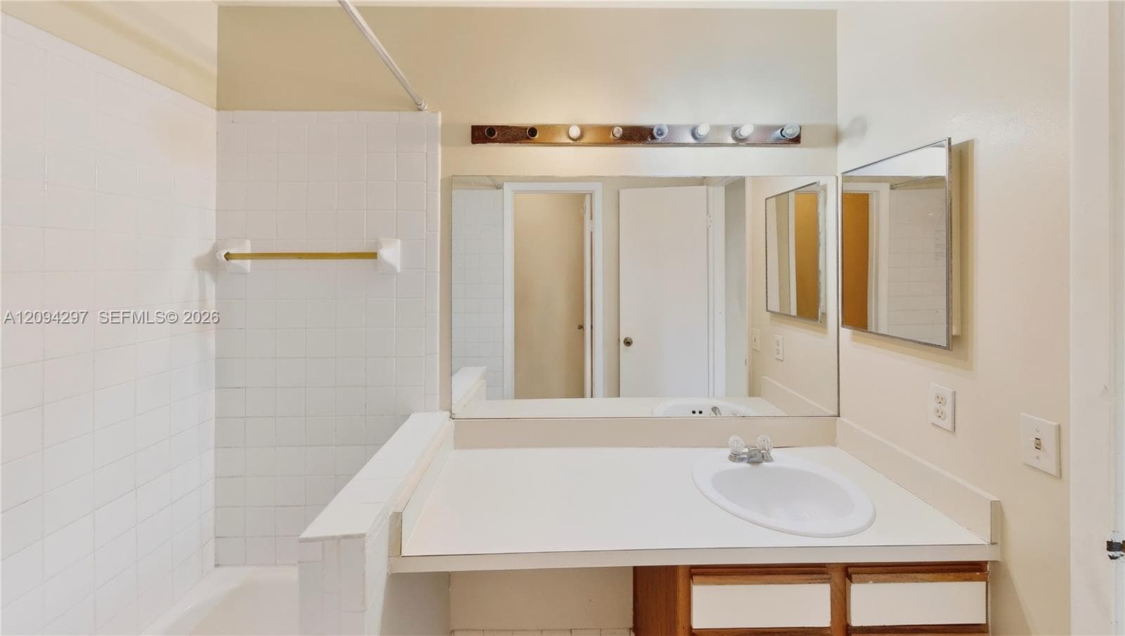 LAKESHORE CONDO 6 · #889E in Homestead - Photo 26