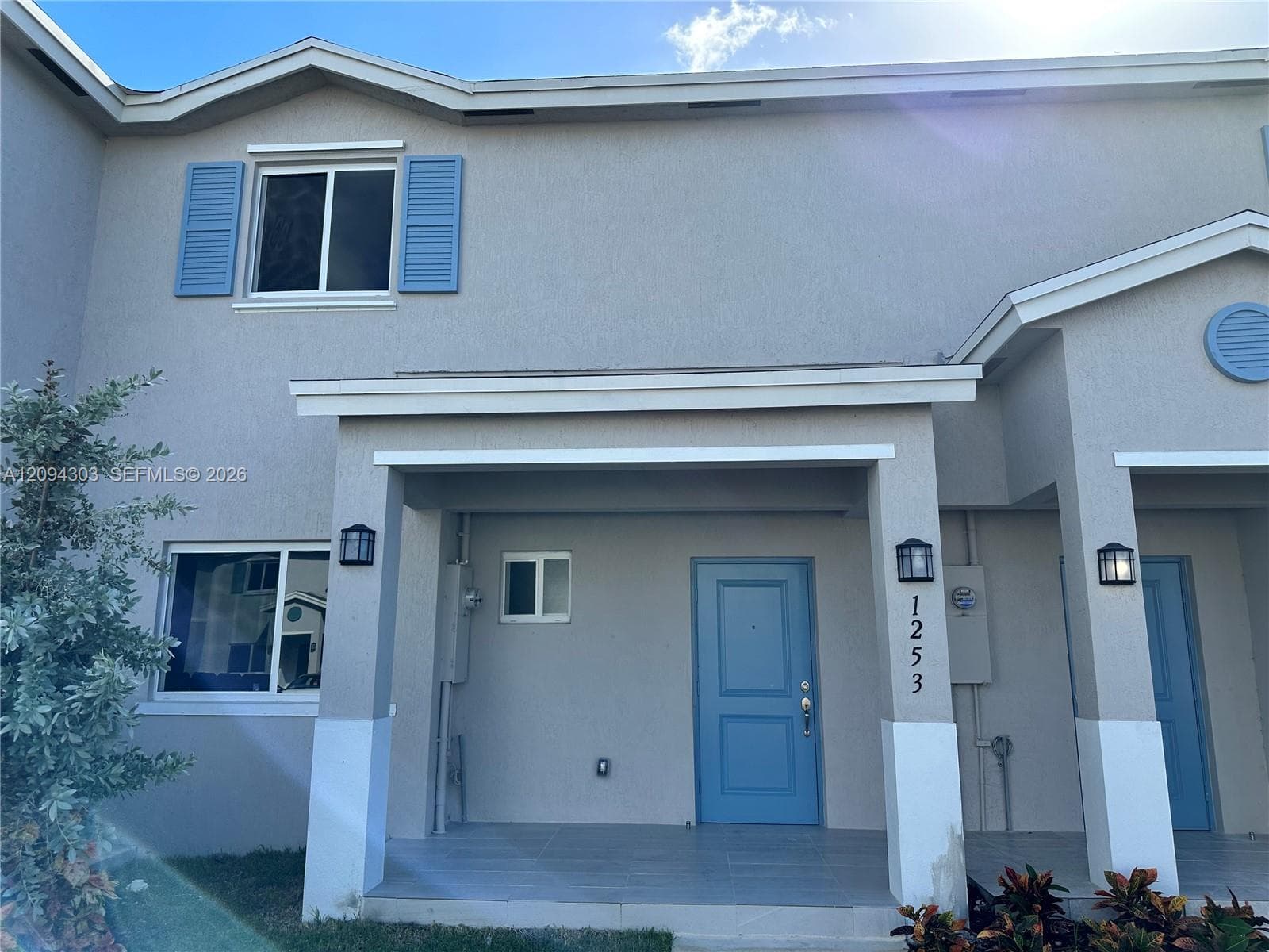 1245 NW 3rd Ln photo 2