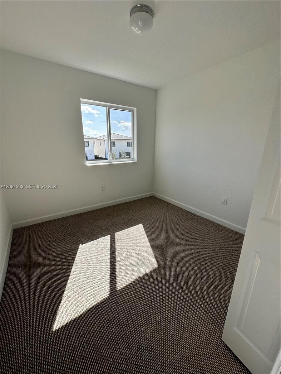 1245 NW 3rd Ln photo 6