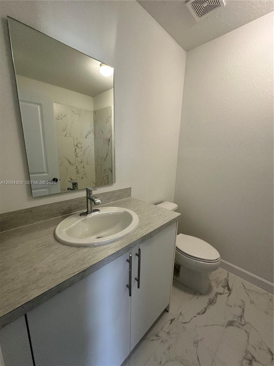 1245 NW 3rd Ln photo 8