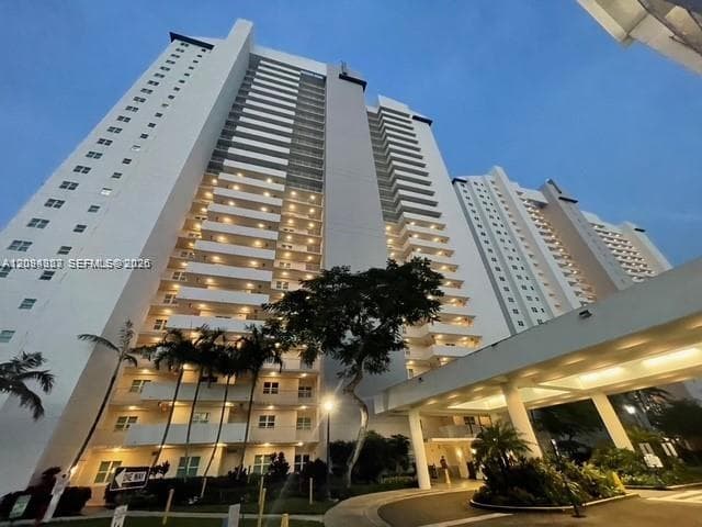 THE OAKS I CONDO · #701 in North Miami - Photo 28